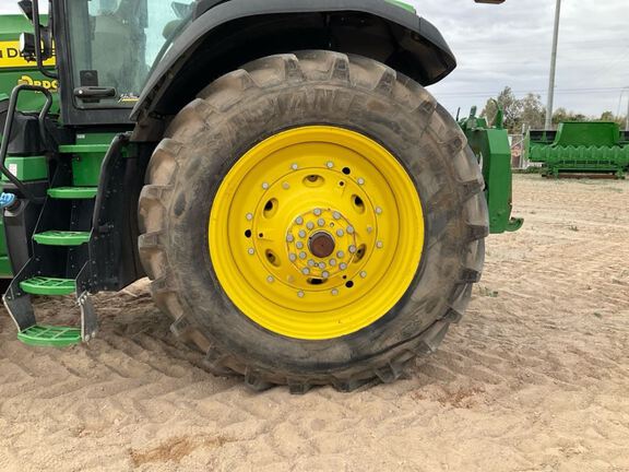 2023 John Deere 8R 370 Tractor