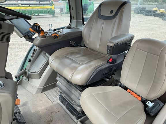 2023 John Deere 8R 370 Tractor