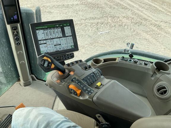 2023 John Deere 8R 370 Tractor