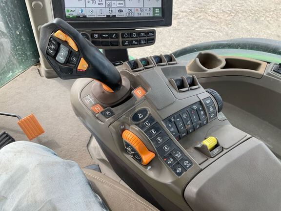 2023 John Deere 8R 370 Tractor