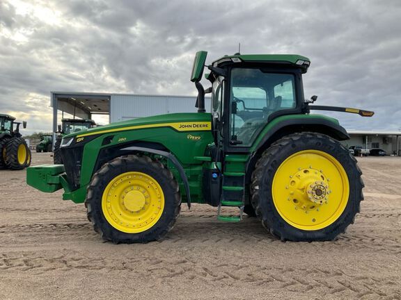 2023 John Deere 8R 250 Tractor