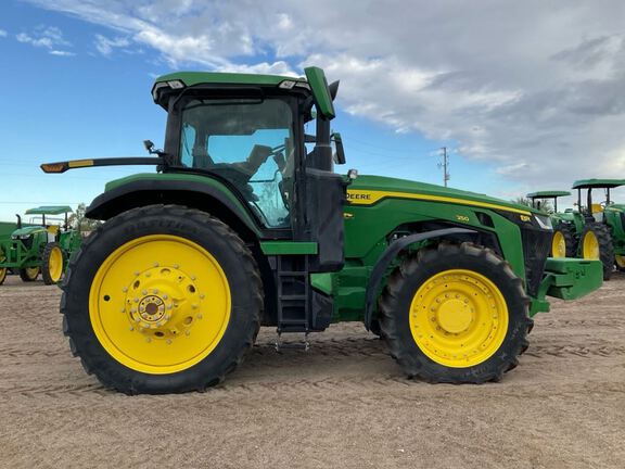 2023 John Deere 8R 250 Tractor