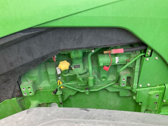 2023 John Deere 8R 250 Tractor
