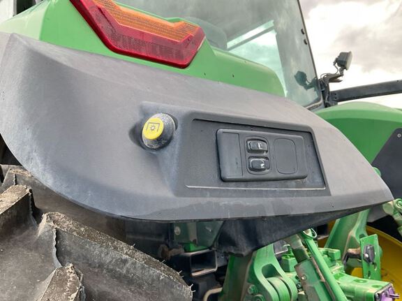 2023 John Deere 8R 250 Tractor