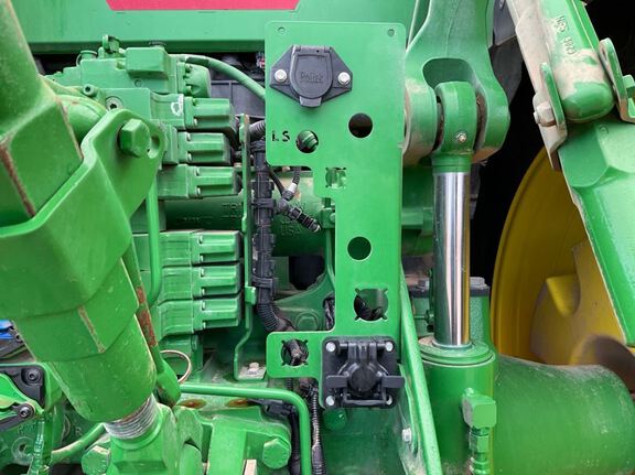 2023 John Deere 8R 250 Tractor