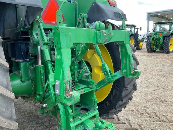 2023 John Deere 8R 250 Tractor