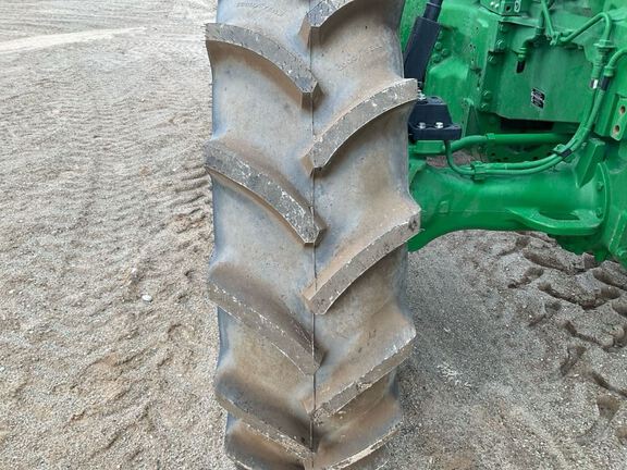 2023 John Deere 8R 250 Tractor