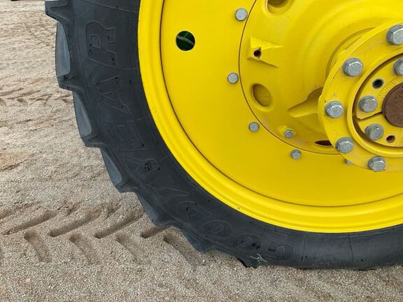 2023 John Deere 8R 250 Tractor