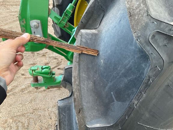 2023 John Deere 8R 250 Tractor