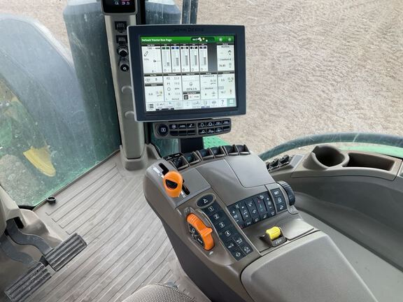 2023 John Deere 8R 250 Tractor