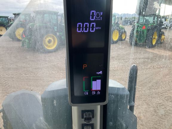 2023 John Deere 8R 250 Tractor