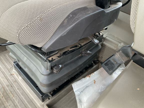 2023 John Deere 8R 250 Tractor