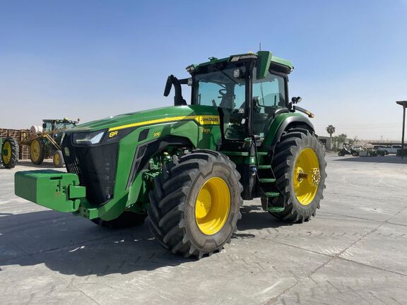 2023 John Deere 8R 370 Tractor