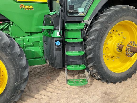 2023 John Deere 8R 370 Tractor