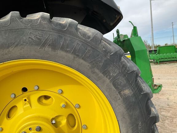 2023 John Deere 8R 370 Tractor