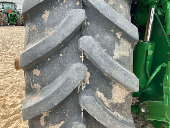 2023 John Deere 8R 370 Tractor