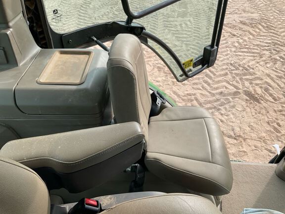 2023 John Deere 8R 370 Tractor