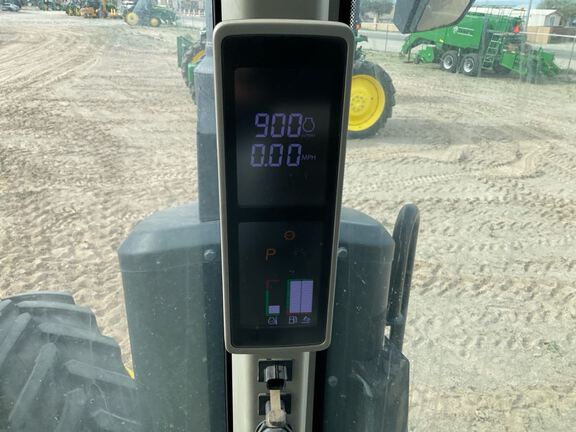 2023 John Deere 8R 370 Tractor