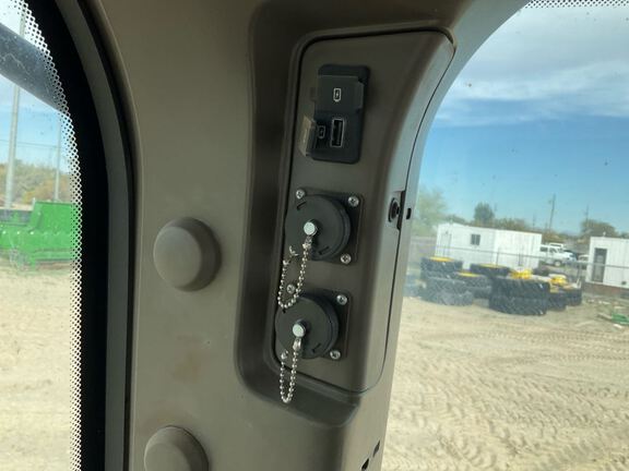 2023 John Deere 8R 370 Tractor