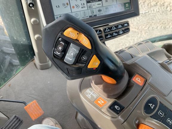 2023 John Deere 8R 370 Tractor