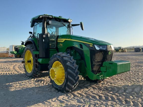 2023 John Deere 8R 370 Tractor
