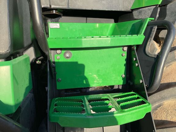 2023 John Deere 8R 370 Tractor