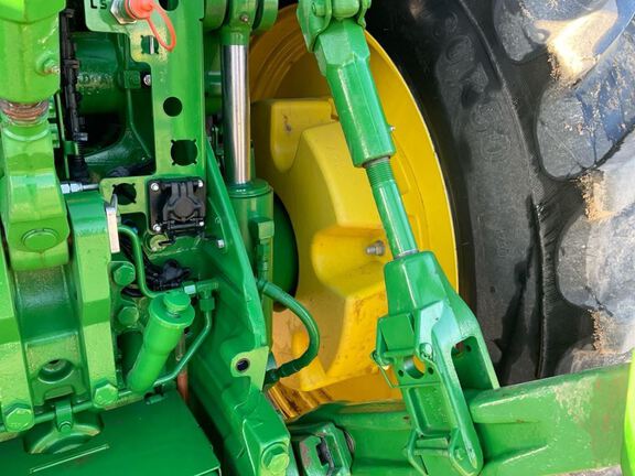 2023 John Deere 8R 370 Tractor