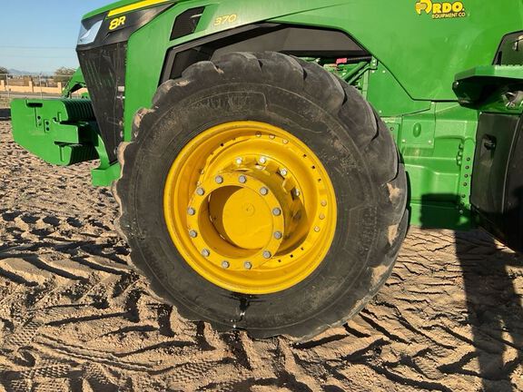 2023 John Deere 8R 370 Tractor