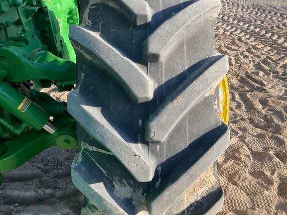 2023 John Deere 8R 370 Tractor