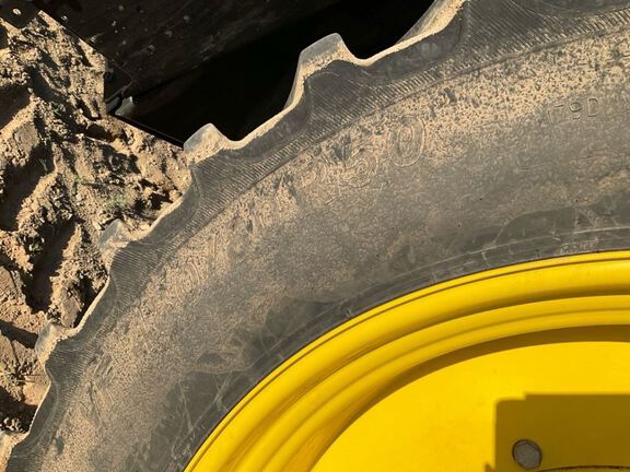 2023 John Deere 8R 370 Tractor