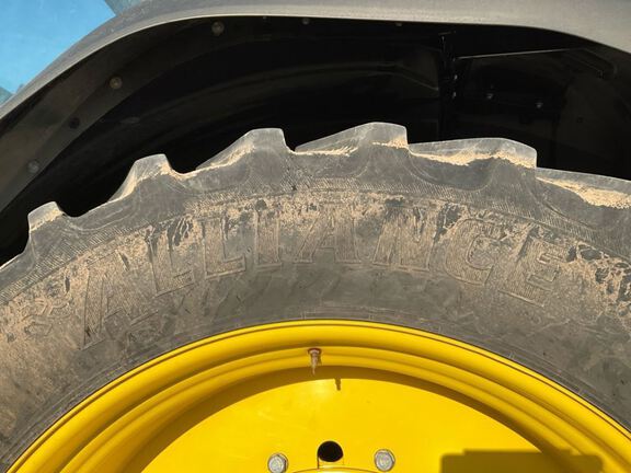 2023 John Deere 8R 370 Tractor