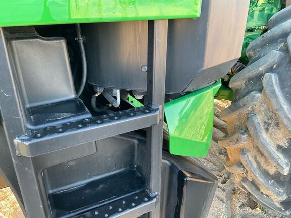 2023 John Deere 8R 370 Tractor