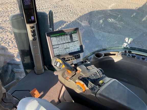 2023 John Deere 8R 370 Tractor