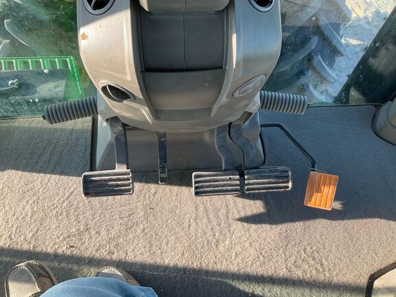 2023 John Deere 8R 370 Tractor