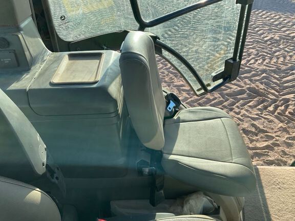 2023 John Deere 8R 370 Tractor