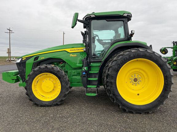 2022 John Deere 8R 370 Tractor