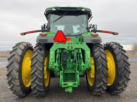 2022 John Deere 8R 370 Tractor