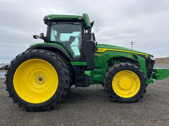 2022 John Deere 8R 370 Tractor