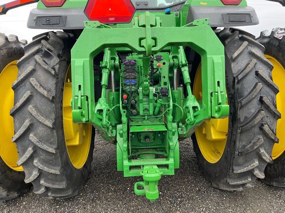 2022 John Deere 8R 370 Tractor