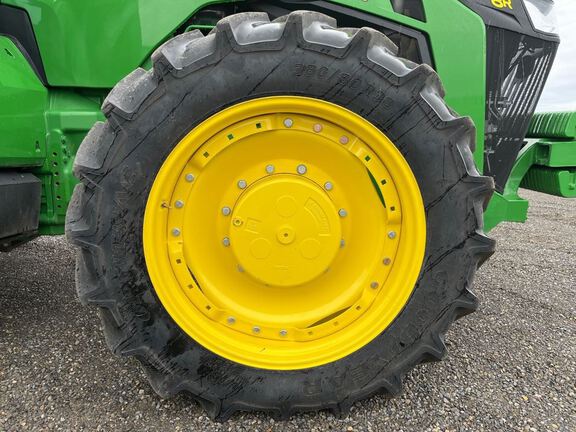 2022 John Deere 8R 370 Tractor