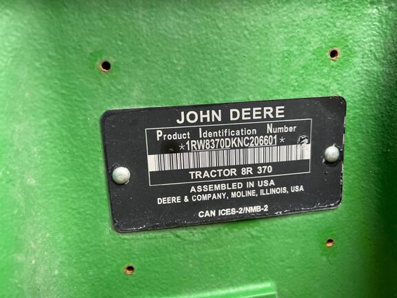 2022 John Deere 8R 370 Tractor