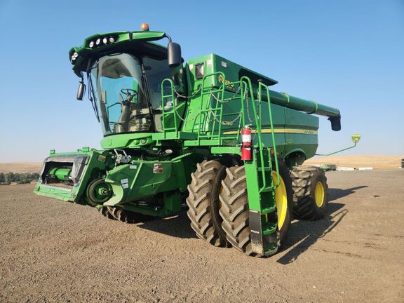 2018 John Deere S780 Combine