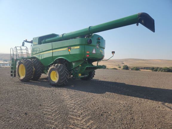 2018 John Deere S780 Combine