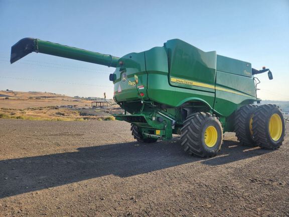 2018 John Deere S780 Combine