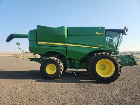 2018 John Deere S780 Combine