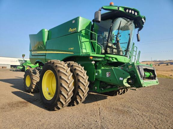 2018 John Deere S780 Combine