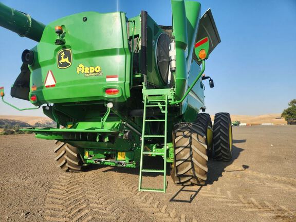 2018 John Deere S780 Combine