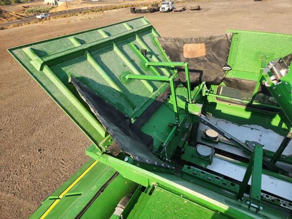 2018 John Deere S780 Combine