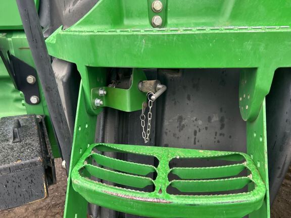 2010 John Deere 8225R Tractor