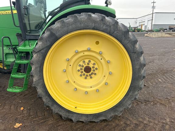 2010 John Deere 8225R Tractor